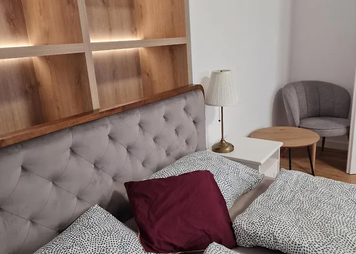 Old Town - 2 Bedrooms, Self Check-in Братислава