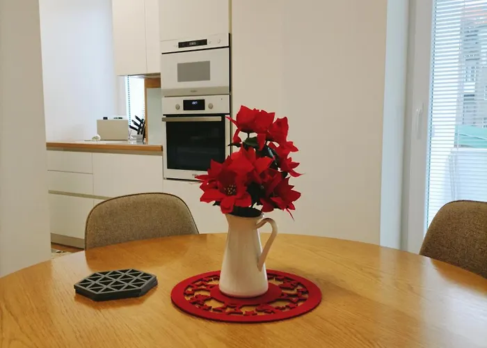 Old Town - 2 Bedrooms, Self Check-in * Братислава