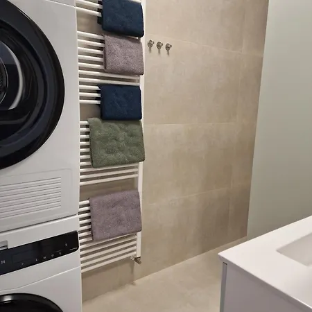 Lägenhet Old Town - 2 Bedrooms, Self Check-in Bratislava